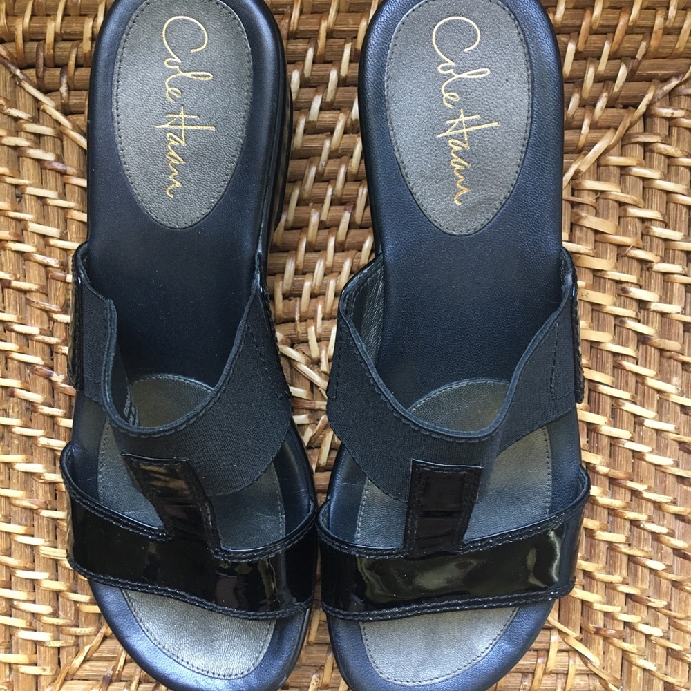 Size 7.5 ColeHaan Nike Air patent leather & nylon slides